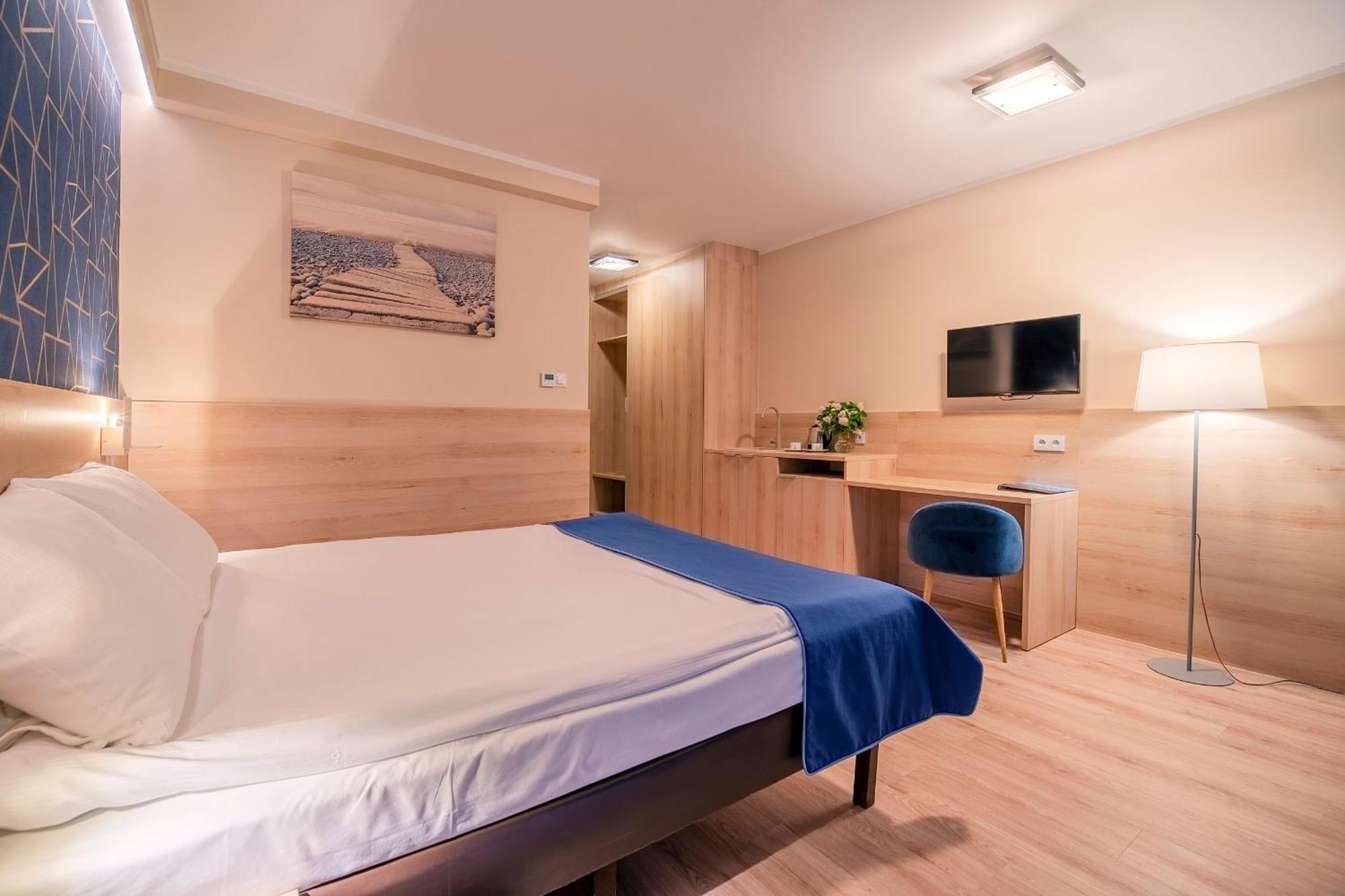 Blue Marine Mielno Aparthotel Mielno  Exterior photo